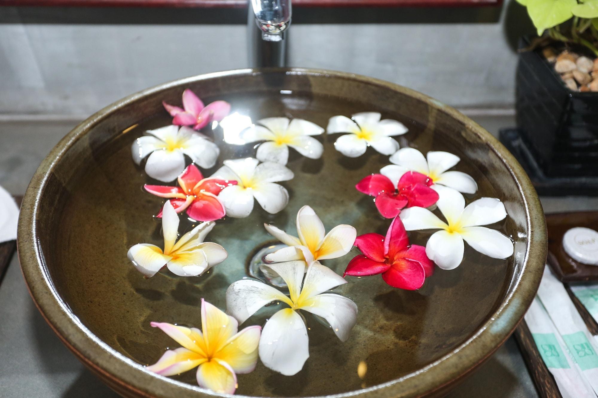The Moon Residence & Spa Siem Reap Exteriör bild
